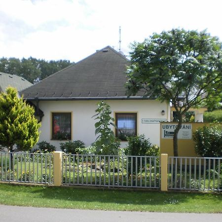 Privat Buk 100 Apartamento Jindřichŭv Hradec Exterior foto