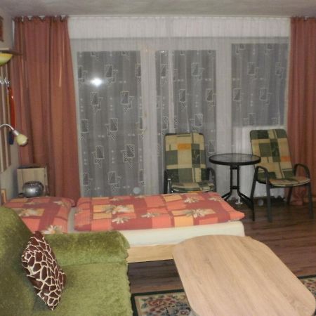 Privat Buk 100 Apartamento Jindřichŭv Hradec Exterior foto