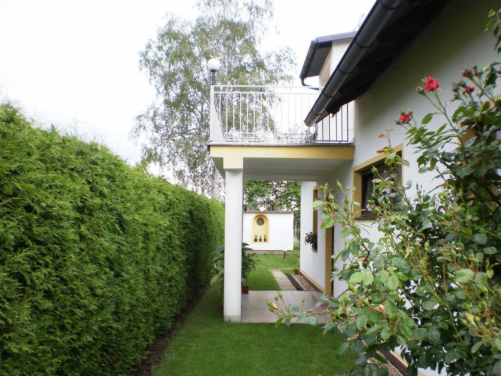 Privat Buk 100 Apartamento Jindřichŭv Hradec Exterior foto