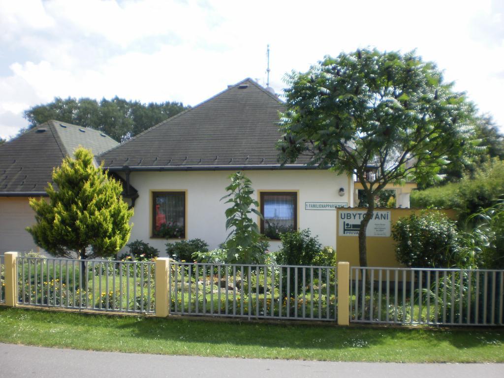 Privat Buk 100 Apartamento Jindřichŭv Hradec Exterior foto