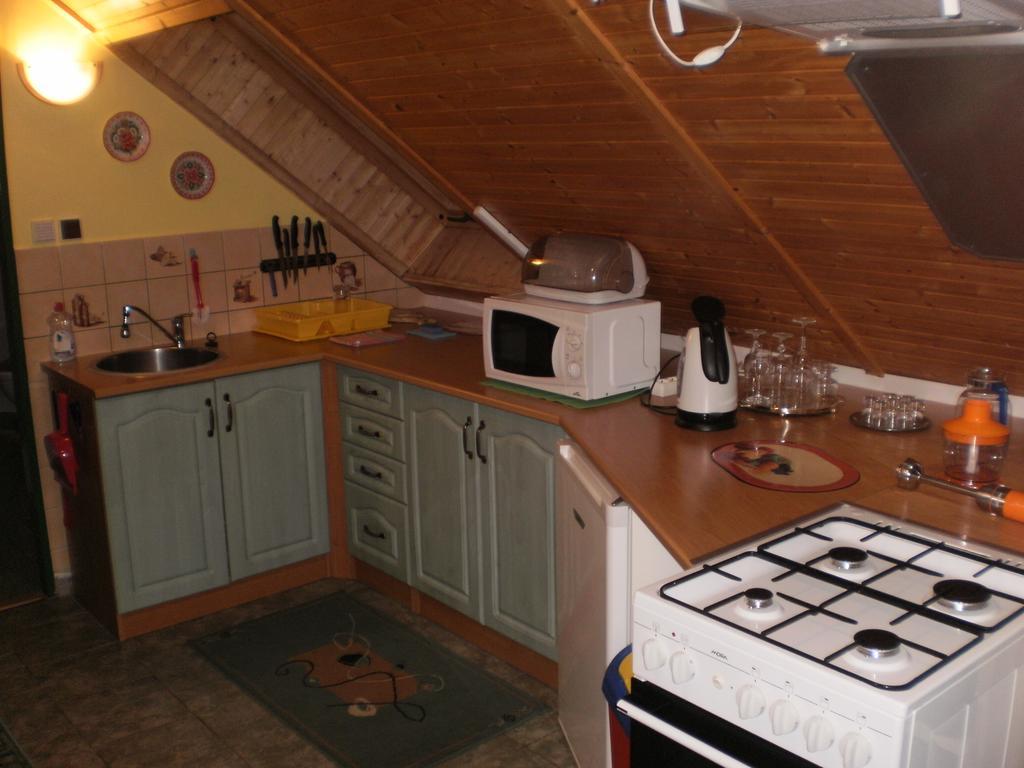 Privat Buk 100 Apartamento Jindřichŭv Hradec Exterior foto