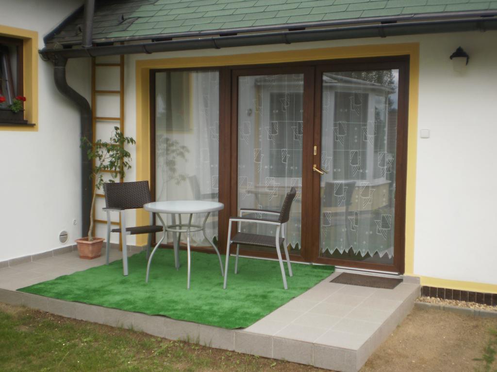 Privat Buk 100 Apartamento Jindřichŭv Hradec Exterior foto