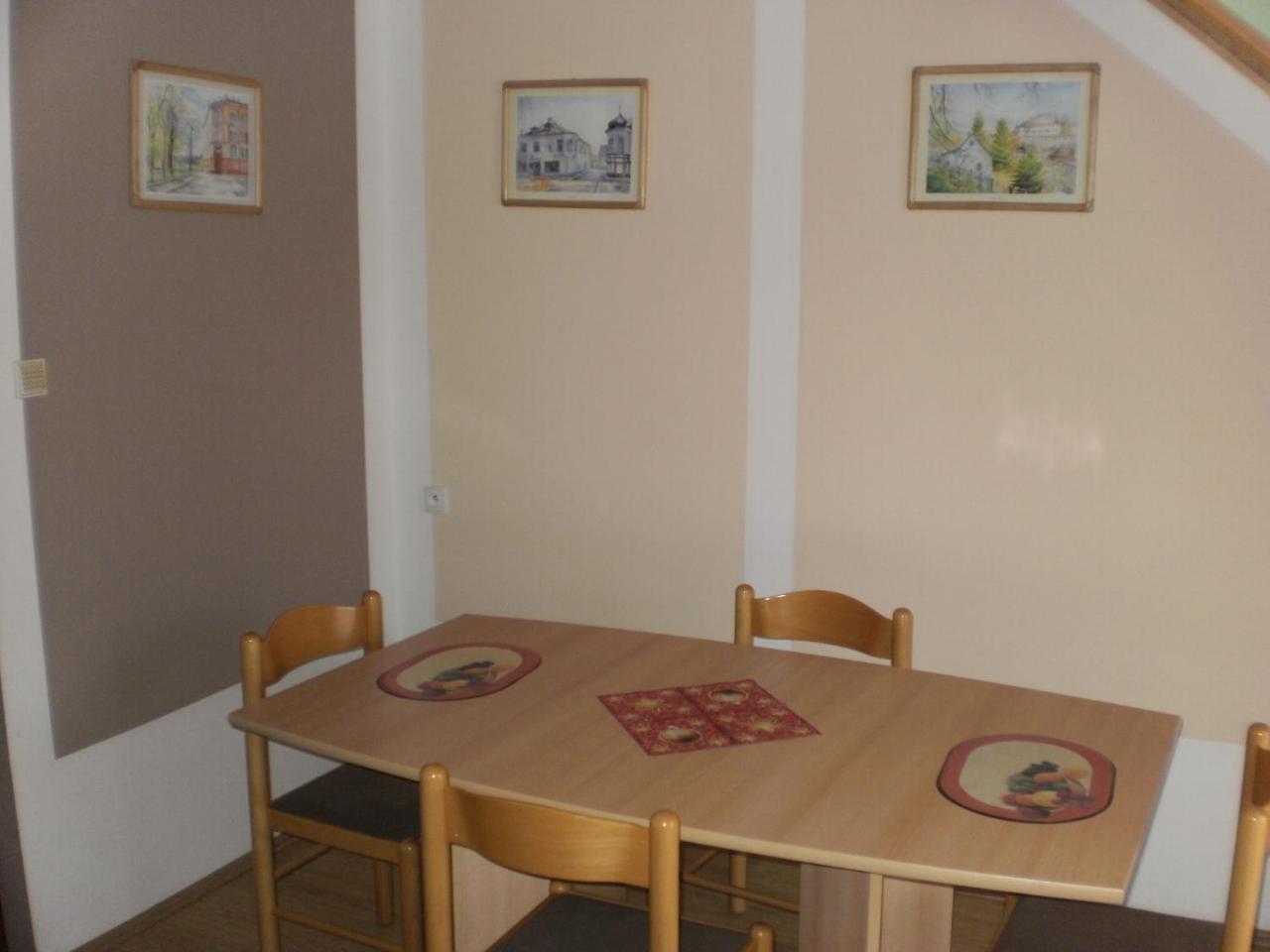 Privat Buk 100 Apartamento Jindřichŭv Hradec Exterior foto