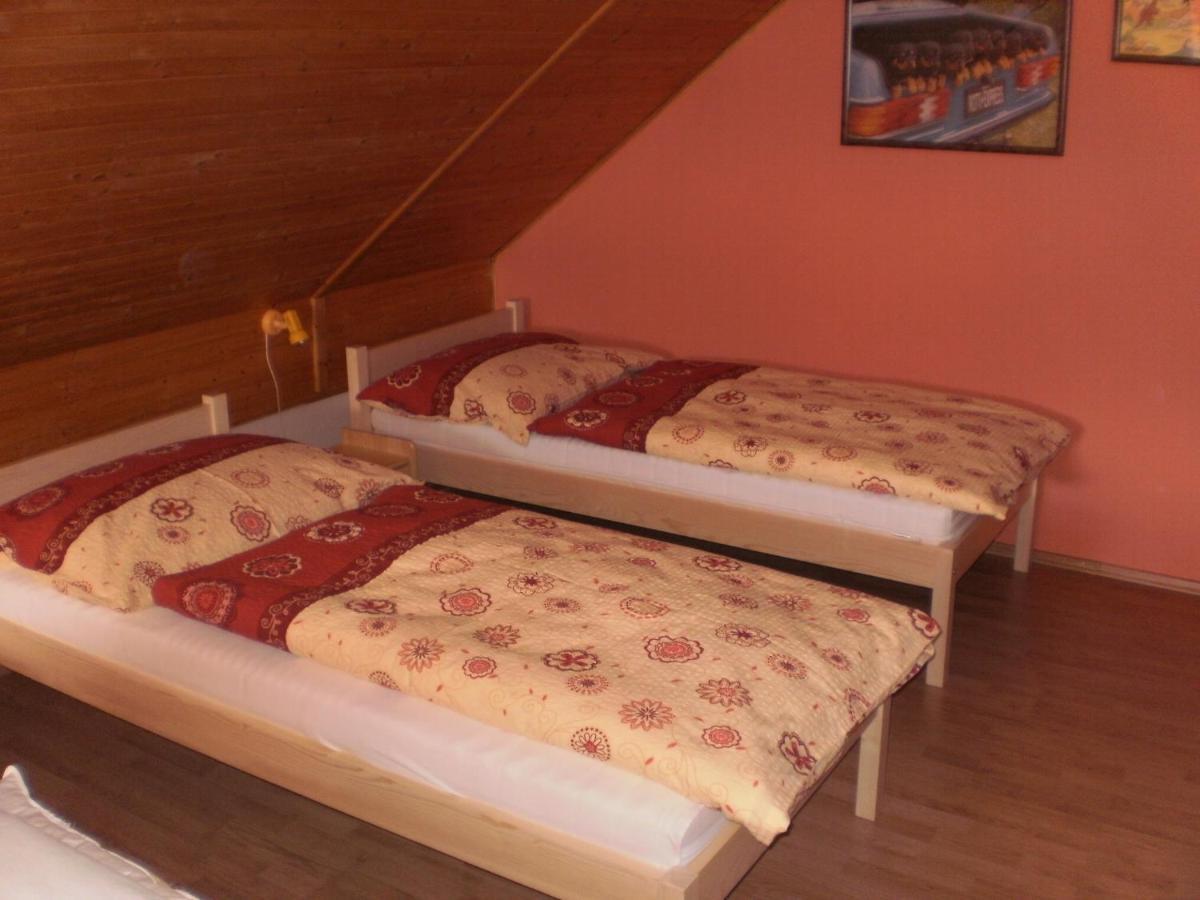 Privat Buk 100 Apartamento Jindřichŭv Hradec Exterior foto