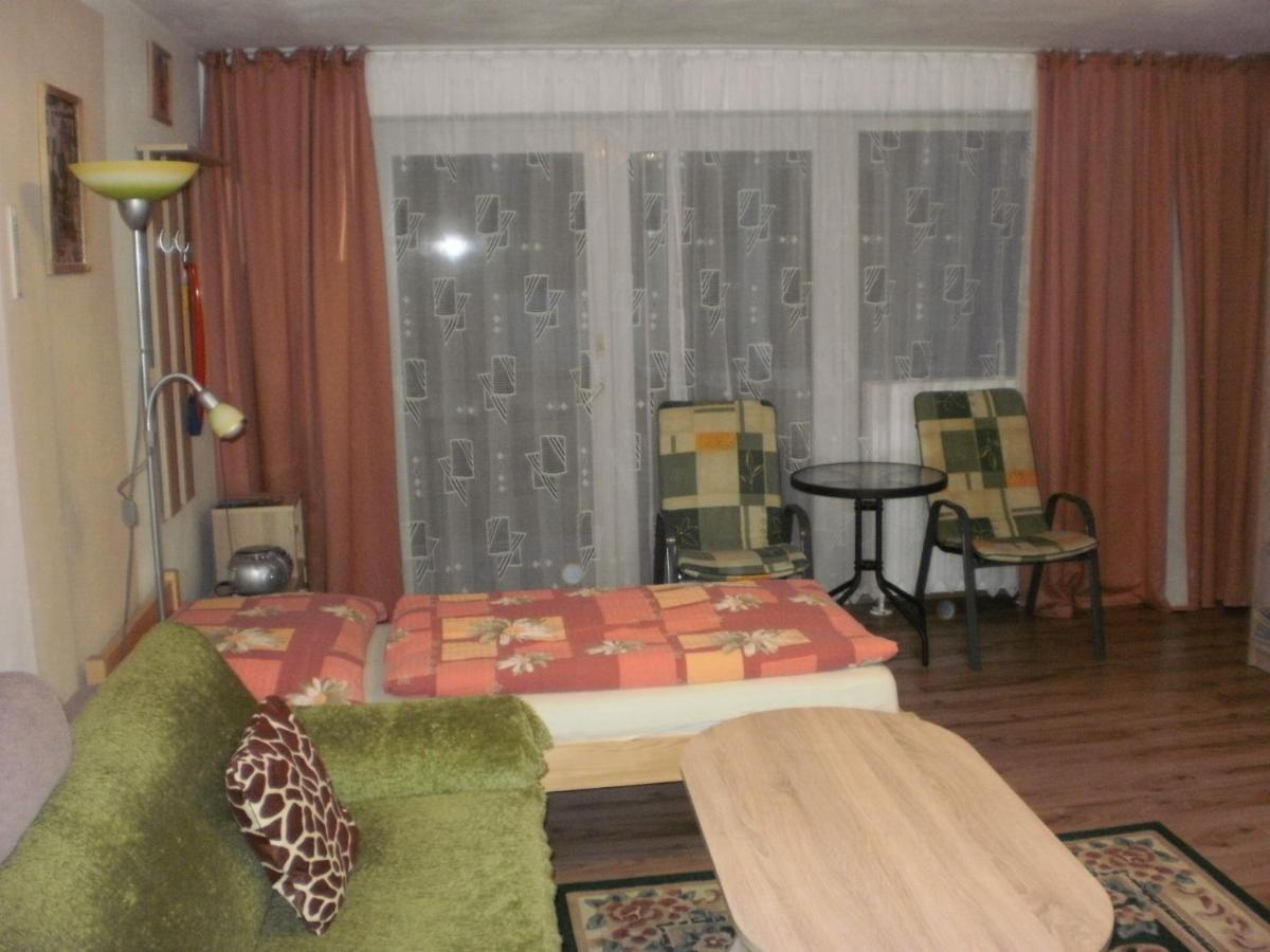 Privat Buk 100 Apartamento Jindřichŭv Hradec Exterior foto